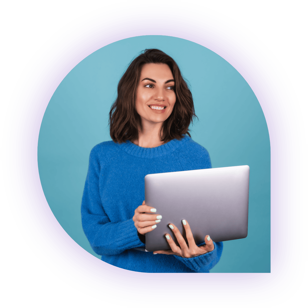 Chica sonriendo con ordenador y página web